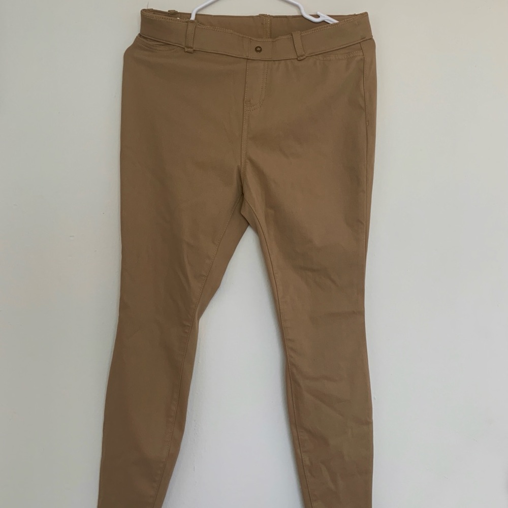 cream colored skinny spandex pants, size M (8-10)
